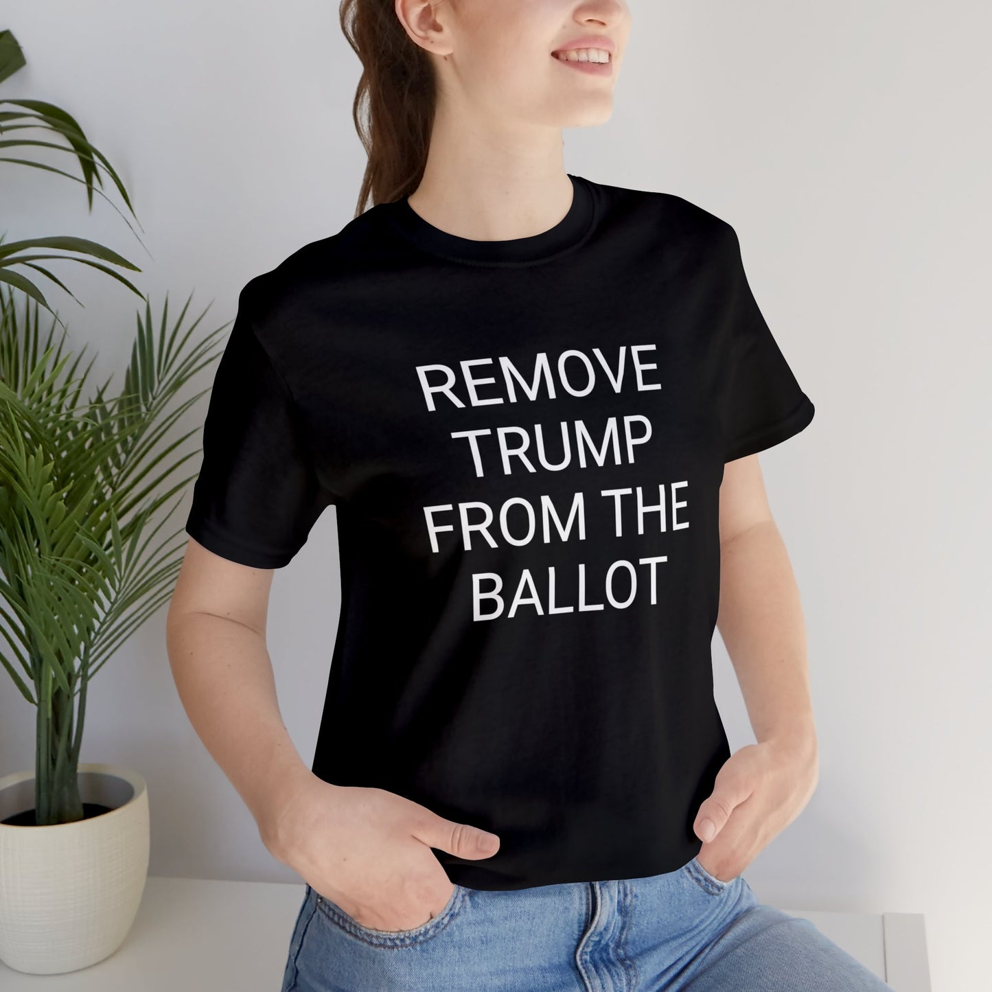Remove Trump Short Sleeve Tee w/ Logo
